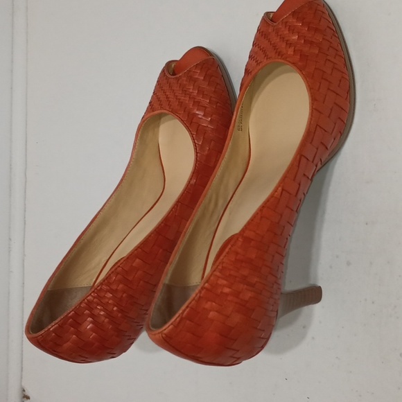 Cole Hasan Women's Heels Open Toe, in a size 7.5 - Picture 3 of 12